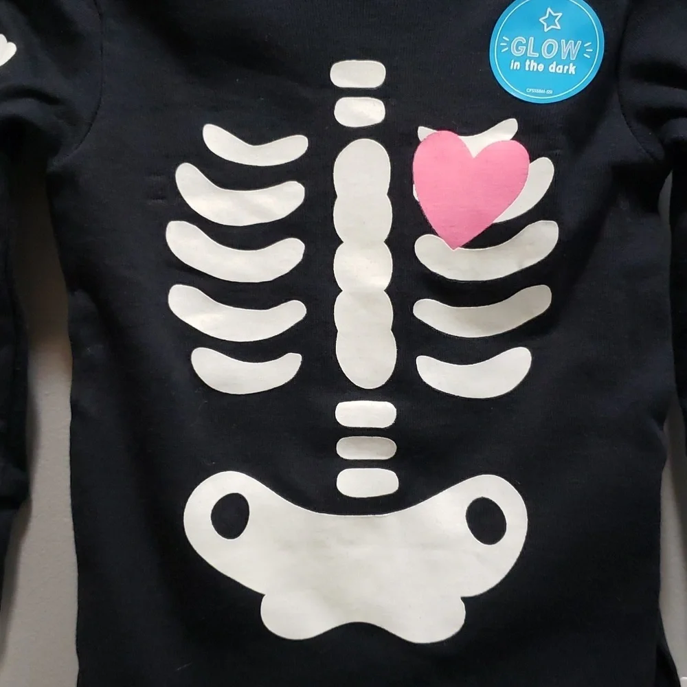 Carter's NWT Glow in the Dark Skeleton Shape with Pink Hearts 2-piece Pajama